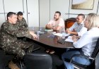 Presidente Liandra recebe representantes da 4ª Brigada de Cavalaria Mecanizada na Câmara de Dourados