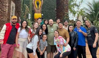 Dourados: Maior museu de Orixás do Brasil recebe Tiago Abravanel e encanta artistas globais