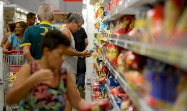 Prefeitura e Procon divulgam pesquisa da cesta básica e alertam sobre atenção aos produtos