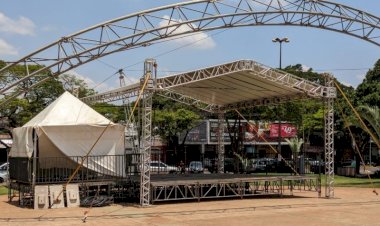 Montagem da estrutura para o FESTOP II EDIÇÃO segue na Praça Antônio João