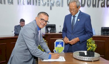 Inspetor Cabral toma posse como vereador e vice-presidente da Câmara de Dourados
