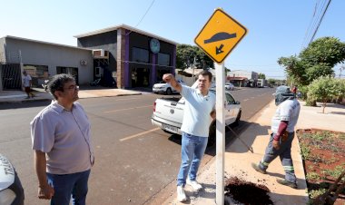 Moradores reclamam e prefeitura sinaliza cruzamento perigoso no Flórida II