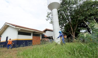 Escola Municipal Iria Lúcia passa por limpeza geral para volta às aulas