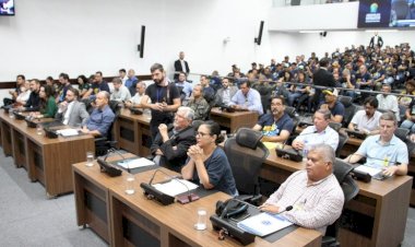 Durante 5 horas: Audiência pública debate impactos da concessão da pesca comercial por cinco anos