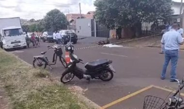 Mulher morre em colisão entre caminhão e bicicleta elétrica