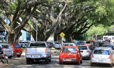 Riedel sanciona projeto de Gerson que converte em advertência infrações de trânsito leves e médias