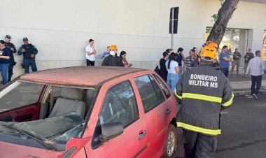 Com simulação de acidente, Agetran sensibiliza população sobre regras de trânsito