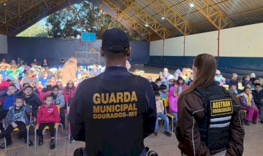 Prefeitura leva projeto Agetran na Escola para estudantes do distrito de Itahum