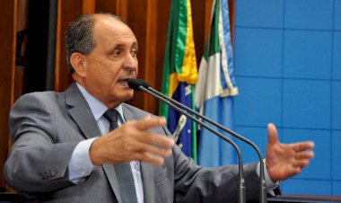 Trabalho de Zé Teixeira garante carteiras de identidade e obras em MS