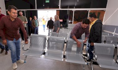 Prefeitura troca todas as cadeiras da UPA e torna ambiente mais confortável e acolhedor