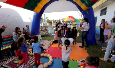 Prefeitura entrega Tendas da Leitura, livros e geladeira para a Rede Municipal de Ensino