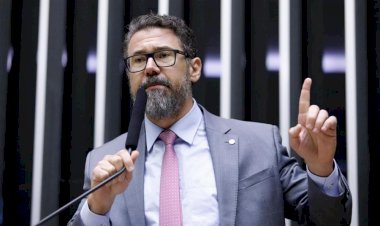 Projeto de lei de Marcos Pollon isenta contribuições sobre folha de pagamento de professores em troca de aumento salarial