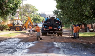 Prefeitura intensifica tapa-buraco nos bairros Santa Brígida, Ouro Verde e Flórida