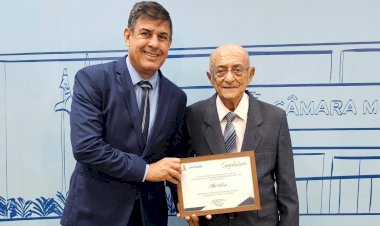 Vereador Beto Avelar homenageia Afif Siufi, o “Homem Gol” dos anos 1950