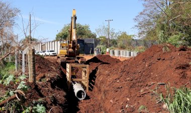 Prefeitura inicia obras de drenagem e asfalto no Jardim Laranja Doce