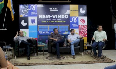 Em um café da manhã com empresários, Riedel detalha Regularize Já e admite falha de comunicação