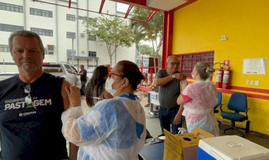 Diretor do PNI participa de ação em asilo e reforça início da vacinação contra influenza em MS