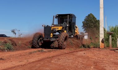 Obras de cascalhamento e melhorias estão sendo realizadas em Ivinhema