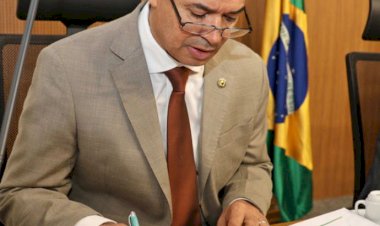 Deputado Professor Rinaldo realiza Sessão Solene em homenagem ao Dia do Pastor Evangélico e entrega Medalha Pastor Gilson Breder