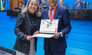 Lia Nogueira (PSDB) homenageia voluntário que transforma vidas por meio do esporte em Dourados