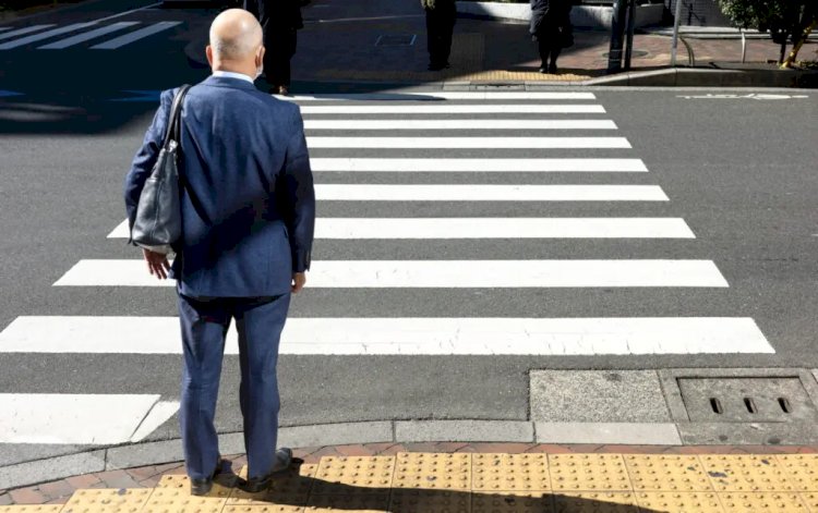 Quem tem prioridade no trânsito o condutor ou pedestre?