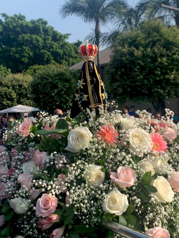 Romeiros lotam santuário da Vila São Pedro em homenagem à padroeira do Brasil