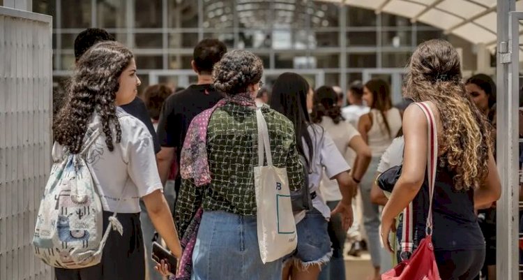 Enem: prazo para solicitar isenção da taxa de inscrição começa hoje