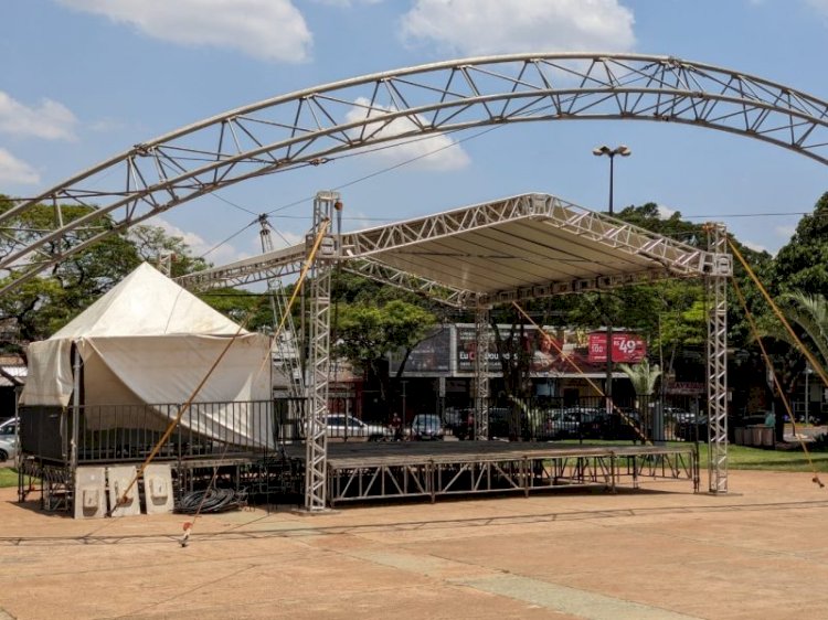 Montagem da estrutura para o FESTOP II EDIÇÃO segue na Praça Antônio João