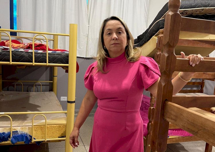 Deputada doa colchões novos para área de descanso de servidores da UPA