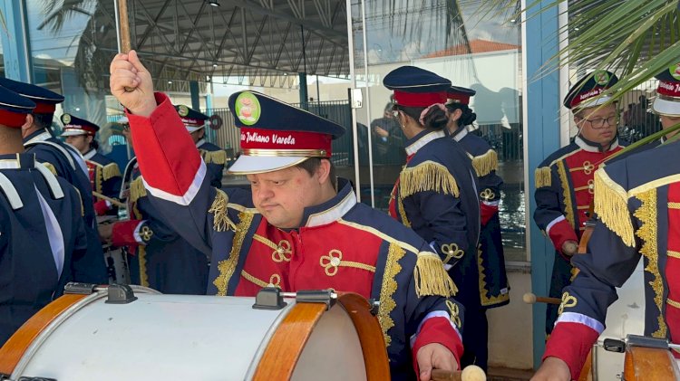 Com emenda de Neno Razuk, Associação Juliano Varela compra instrumentos para Banda Down Rítmica