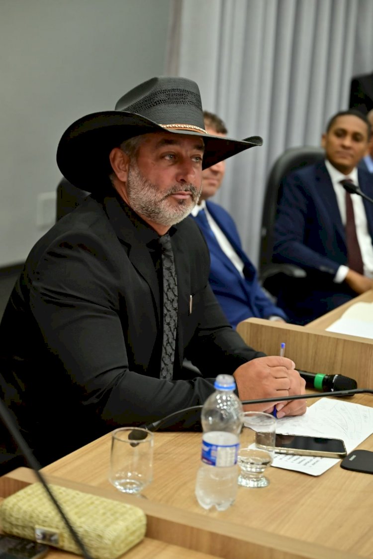Prefeito Juliano Ferro foi sabatinado na primeira sessão de vereadores