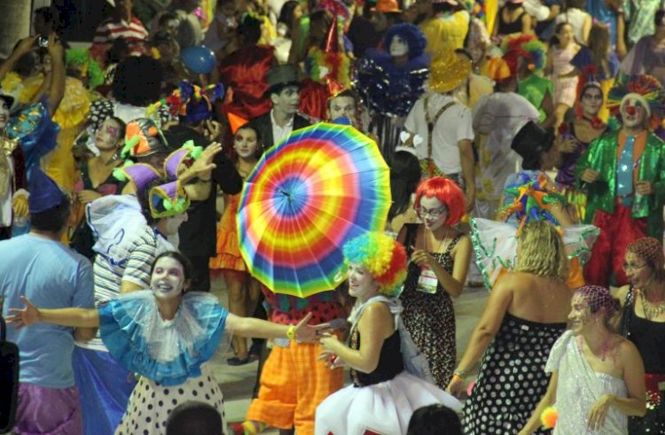 Saúde reforça prevenção contra ISTs, HIV e hepatites virais no Carnaval