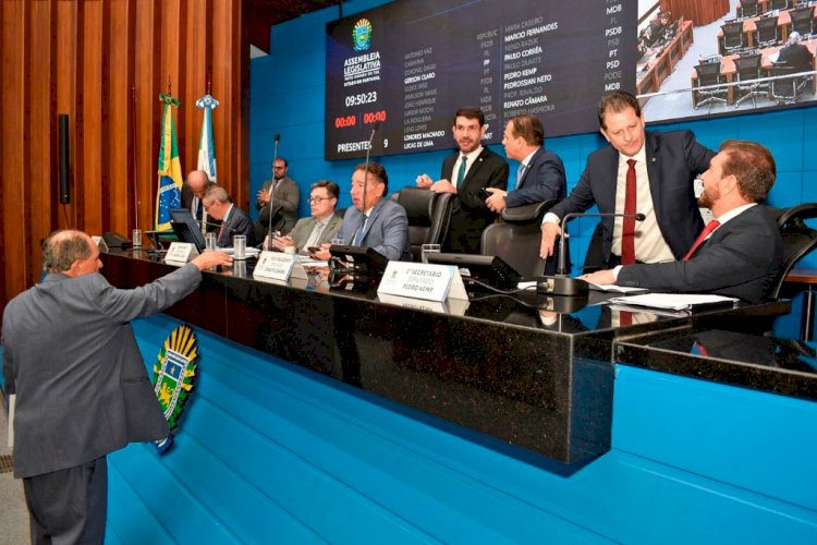 Ordem do Dia: Aprovada proposta que permite quitar IPVA na hora da abordagem