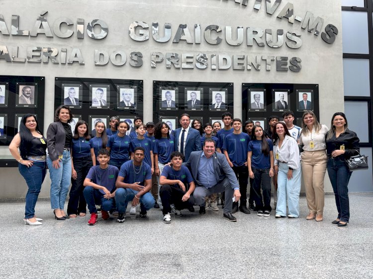 Gerson Claro recebe alunos de Iguatemi e anuncia R$ 80 mil para escola estadual