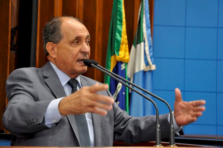 Trabalho de Zé Teixeira garante carteiras de identidade e obras em MS