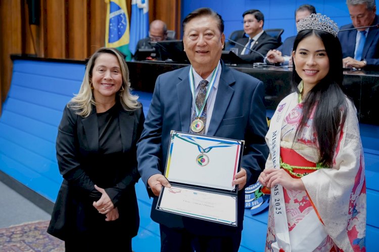 Lia Nogueira homenageia representantes da comunidade nipo-brasileira