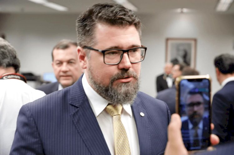 Projetos de lei de Marcos Pollon homenageiam e reconhecem legado do primeiro medalhista olímpico de ouro do Brasil