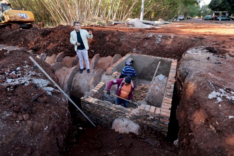 Prefeitura inicia obras de drenagem para acabar com alagamentos no Água Boa