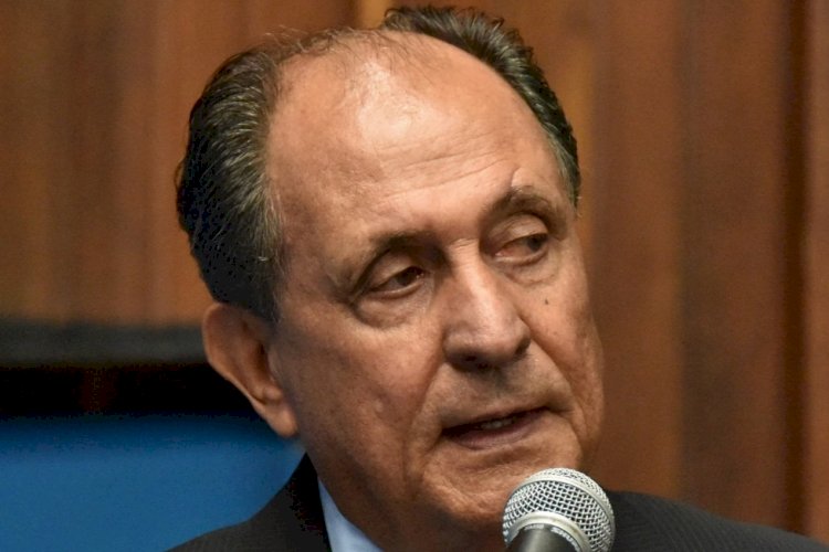 Ponte sobre córrego é reconstruída após pedido de Zé Teixeira