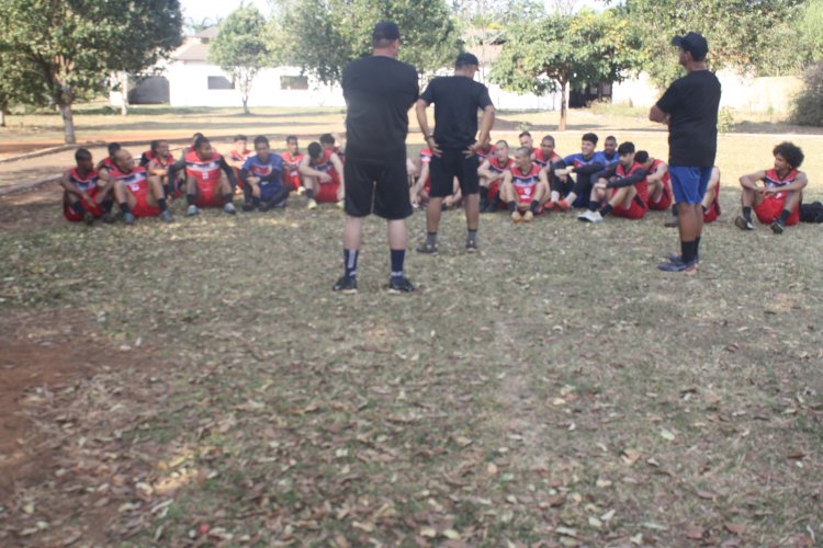 Nesta segunda feira, dia 25, o Esporte Clube Taveropolis apresenta comissão Técnica e Elenco.