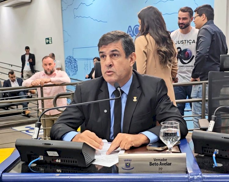 Vereador Beto Avelar faz repúdio contra falas machistas de jogador de futebol