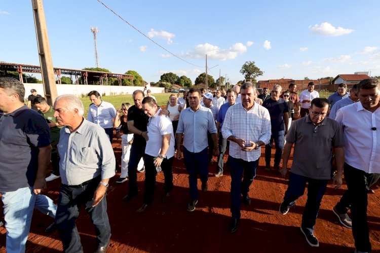 Prefeitura inicia obras de asfalto no Jardim Pelicano após 35 anos de espera