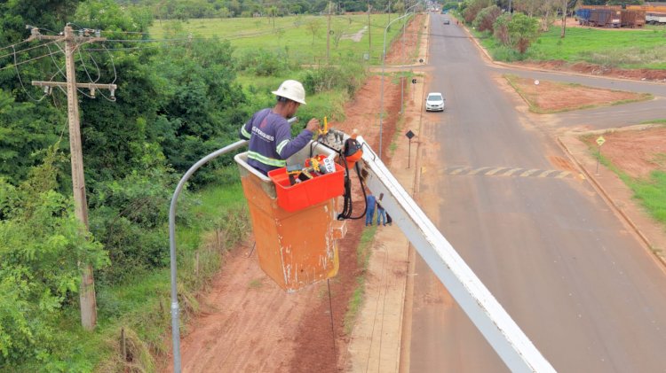 Avenida Fermino Alves de Souza recebe melhorias na iluminação publica