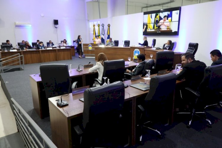 Com ressalvas, vereadores de Dourados aprovam contas de Délia e do primeiro ano de Alan Guedes