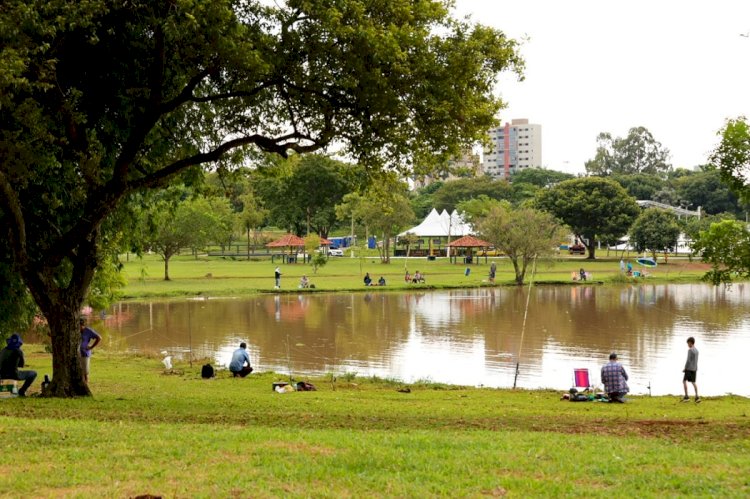 Em homenagem ao trabalhador, prefeito libera pesca no Parque do Flórida no Dia do Trabalh