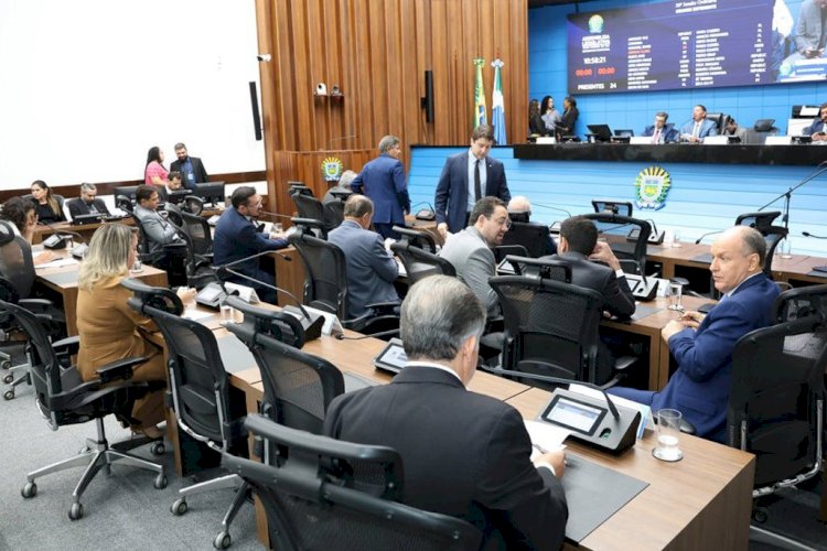 Deputados votam quatro matérias durante a sessão plenária desta quarta-feira