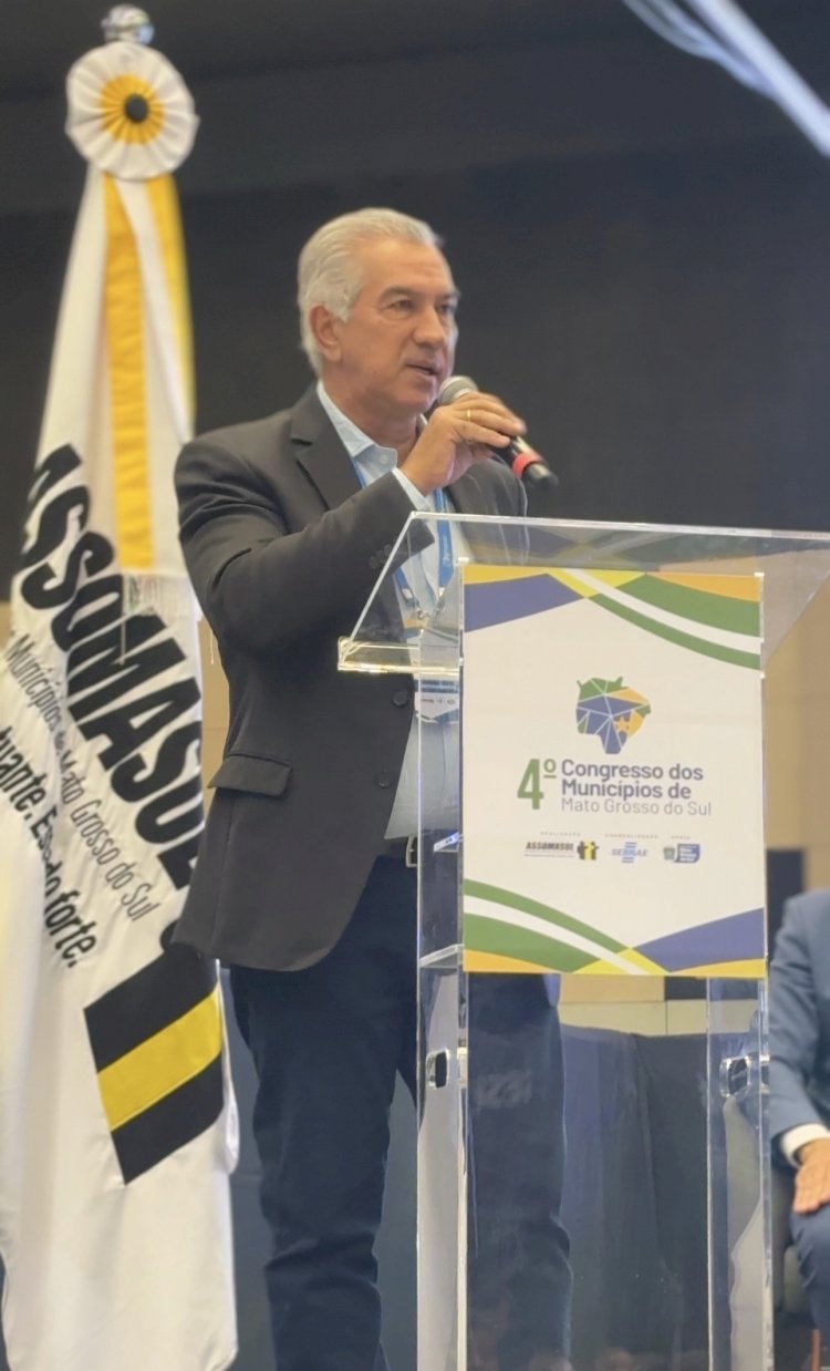 Reinaldo critica redução da participação federal no  financiamento da saúde durante Congresso dos Municípios