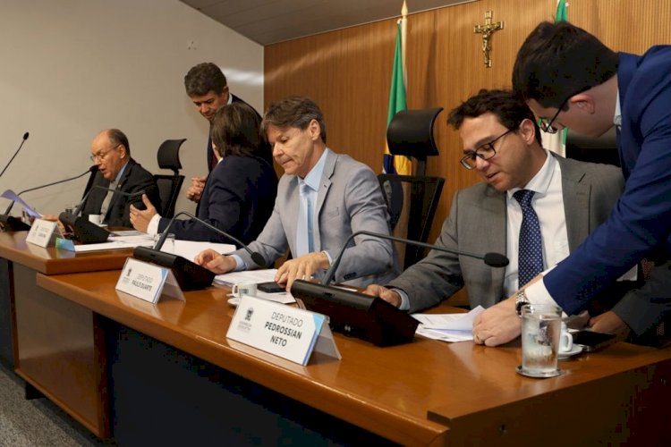 CCJR aprova LDO de 2027 com previsão de orçamento de R$ 28,8 bilhões e outras 6 matérias